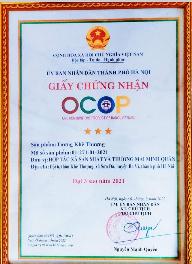 Giấy chứng nhận Tương KhêThượng đạt OCOP 3 sao.