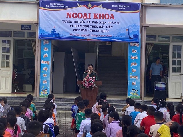 Th&ocirc;ng qua những hoạt động n&agrave;y, kiến thức về chủ quyền l&atilde;nh thổ, an ninh bi&ecirc;n giới quốc gia sẽ được truyền tải gần gũi, trực quan, ph&ugrave; hợp với lứa tuổi học sinh. Qua đ&oacute; g&oacute;p phần bồi đắp t&igrave;nh y&ecirc;u qu&ecirc; hương, đất nước, niềm tự h&agrave;o về bi&ecirc;n giới quốc gia v&agrave; &yacute; thức tr&aacute;ch nhiệm của thế hệ trẻ trong sự nghiệp x&acirc;y dựng, bảo vệ Tổ quốc.