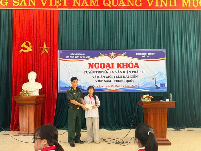 BĐBP Trà Lĩnh: tiếp sức những ngày đầu trường nội trú vùng biên - Ảnh 2