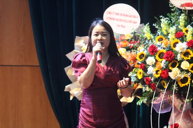 Bà Đường Thị Khánh Vân đại diện các doanh nghiệp phát biểu tại chương trình.