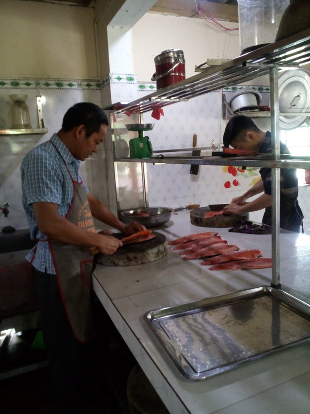 Nh&#224; h&#224;ng c&#225; hồi, c&#225; tầm Xu&#226;n Bắc Mộc Ch&#226;u: Muốn ăn c&#225; ngon nhất định phải gh&#233; tới! - Ảnh 1