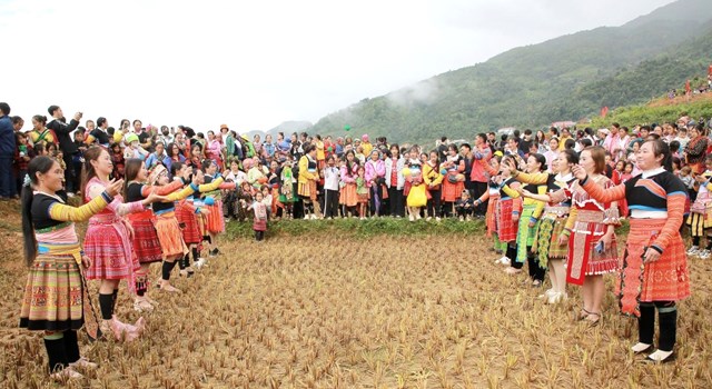 Trò chơi ném Pao của đồng bào người Mông, được duy trì và lưu truyền qua bao thế hệ...