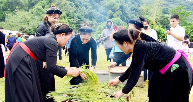 Tuy&#234;n Quang: Rộn r&#224;ng Lễ hội gi&#227; cốm, hội chợ qu&#234; x&#227; C&#244;n L&#244;n năm 2023 - Ảnh 1