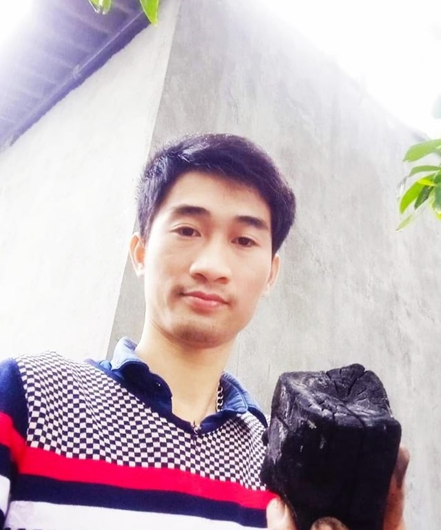 Than sinh học (Biochar) được nông dân trồng chè hữu cơ trân trọng.