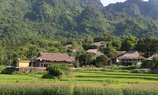 Ph&#250; Thọ: Khai th&#225;c tiềm năng sẵn c&#243;, đẩy mạnh ph&#225;t triển du lịch địa phương - Ảnh 1