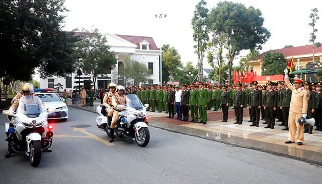 Các lực lượng nghiệp vụ ra quân quyết tâm bảo đảm an ninh trật tự dịp Tết Nguyên đán.