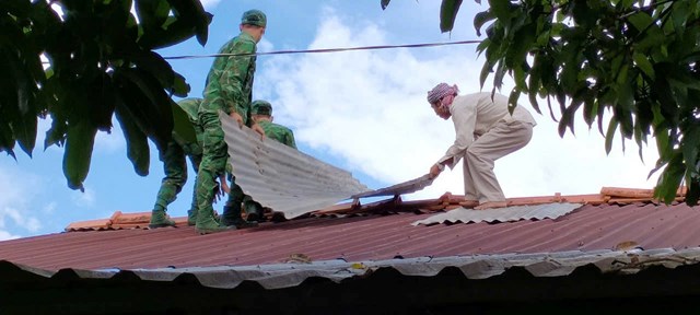 BĐBP Đồn Bi&ecirc;n ph&ograve;ng CKQT B&igrave;nh Hiệp lu&ocirc;n thể hiện cao tinh thần "qu&acirc;n d&acirc;n như c&aacute; với nước", đồng h&agrave;nh gi&uacute;p đỡ người d&acirc;n ph&aacute;t triển kinh tế, ổn định an sinh x&atilde; hội.