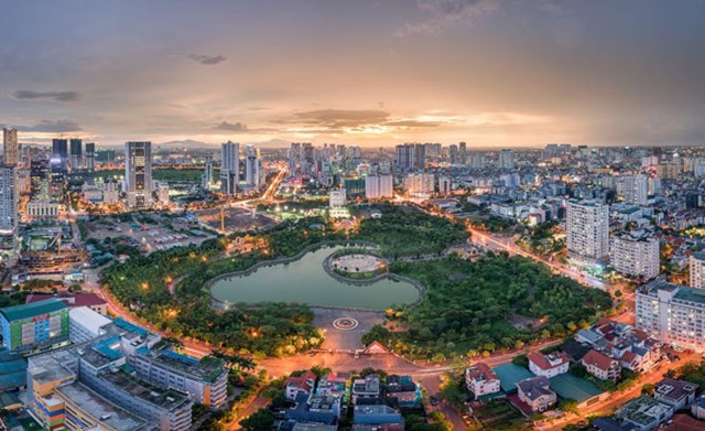 Quận Cầu Giấy ng&agrave;y c&agrave;ng ph&aacute;t triển, đang trở th&agrave;nh trung t&acirc;m thương mại - dịch vụ - h&agrave;nh ch&iacute;nh khang trang, hiện đại của Thủ đ&ocirc; H&agrave; Nội.