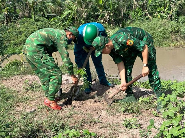 Đơn vị phối hợp với c&aacute;c địa phương thực hiện C&ocirc;ng tr&igrave;nh &ldquo;Tuyến đường hoa bi&ecirc;n giới&rdquo;.