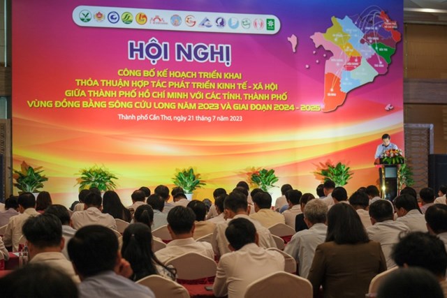 Hội nghị C&ocirc;ng bố kế hoạch triển khai thỏa thuận hợp t&aacute;c ph&aacute;t triển kinh tế - x&atilde; hội giữa Th&agrave;nh phố Hồ Ch&iacute; Minh với c&aacute;c tỉnh, th&agrave;nh phố v&ugrave;ng Đồng bằng s&ocirc;ng Cửu Long năm 2023 v&agrave; giai đoạn 2024 &ndash; 2025 được tổ chức tại TP Cần Thơ (ảnh&nbsp;Trường Tiến).