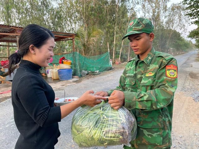 T&igrave;nh qu&acirc;n d&acirc;n lu&ocirc;n được gắn b&oacute; l&agrave; nền tảng x&acirc;y dựng v&ugrave;ng bi&ecirc;n giới ổn định, ph&aacute;t triển. &nbsp;