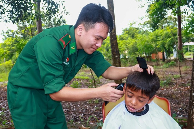 BĐBP B&#236;nh Phước: Phấn đấu đạt nhiều th&#224;nh t&#237;ch ch&#224;o mừng Ng&#224;y th&#224;nh lập Qu&#226;n đội nh&#226;n d&#226;n Việt Nam - Ảnh 21