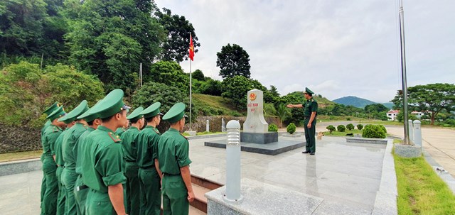 C&aacute;n bộ, chiến sĩ Đồn Bi&ecirc;n ph&ograve;ng Cửa khẩu Chiềng Khương x&aacute;c định r&otilde; c&ocirc;ng t&aacute;c quản l&yacute;, bảo vệ bi&ecirc;n giới l&agrave; nhiệm vụ quan trọng.