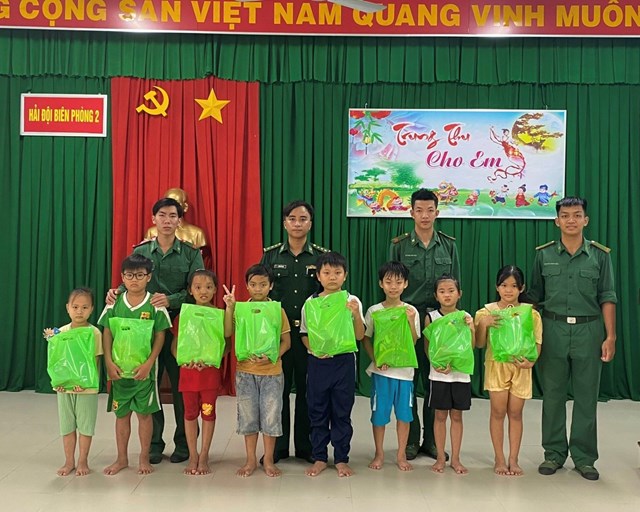 Bộ đội Bi&#234;n ph&#242;ng Bến Tre thi đua lập th&#224;nh t&#237;ch, giữ vững chủ quyền bi&#234;n giới biển - Ảnh 2