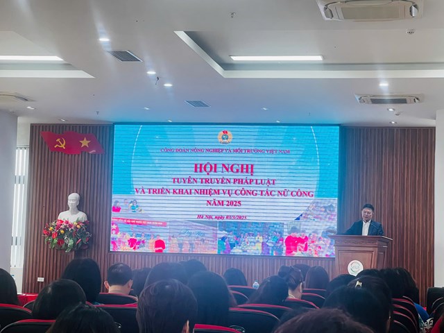 C&#244;ng đo&#224;n N&#244;ng nghiệp v&#224; M&#244;i trường Việt Nam tổ chức tuy&#234;n truyền ph&#225;p luật cho c&#225;n bộ c&#244;ng đo&#224;n - Ảnh 2