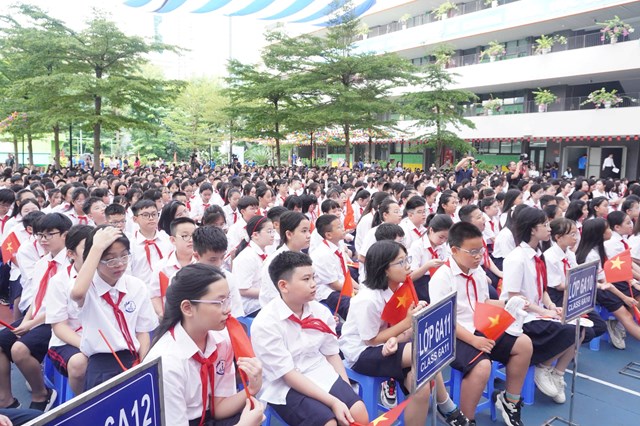 Trường THCS Trần Duy Hưng chào đón 621 tân học sinh khối 6 với "Hành trình hạnh phúc" - Ảnh 1