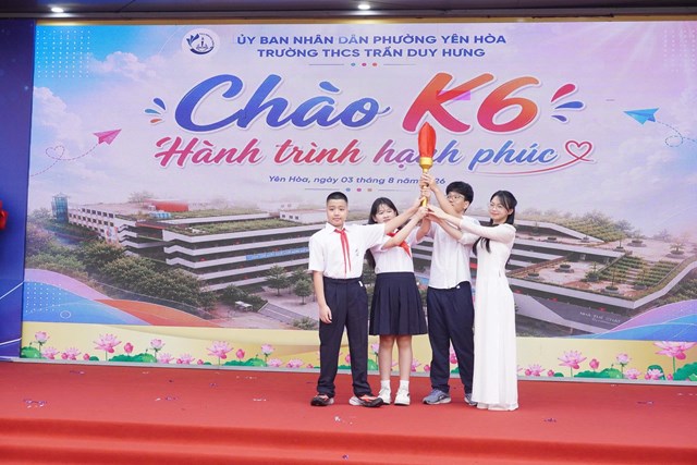 Trường THCS Trần Duy Hưng chào đón 621 tân học sinh khối 6 với "Hành trình hạnh phúc" - Ảnh 2