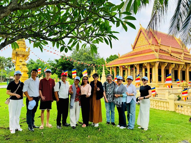 L&agrave;ng Văn h&oacute;a - Du lịch c&aacute;c d&acirc;n tộc Việt Nam được chọn l&agrave; điểm đến để thử nghiệm sản phẩm du lịch n&agrave;y bởi sự gần gũi về chủ đề văn h&oacute;a lịch sử d&acirc;n tộc