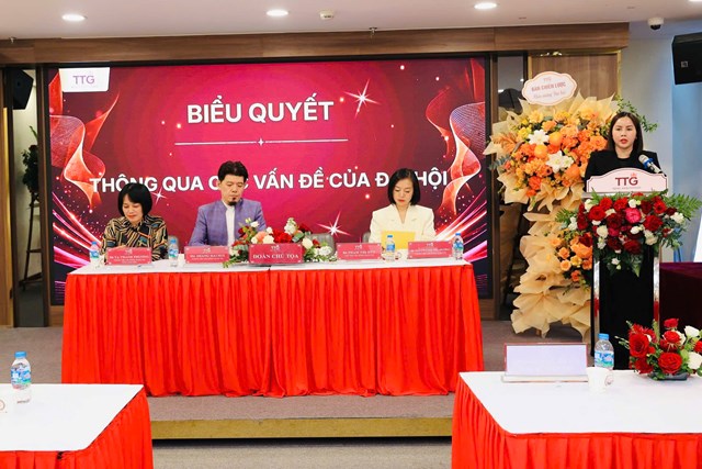 B&agrave; Phạm Thị Huy, Chủ tịch HĐQT C&ocirc;ng ty Cổ phần Royal Healthtech TTG, chia sẻ định hướng t&aacute;i cấu tr&uacute;c v&agrave; ph&aacute;t triển hệ sinh th&aacute;i dịch vụ chăm s&oacute;c sức khỏe ứng dụng c&ocirc;ng nghệ.