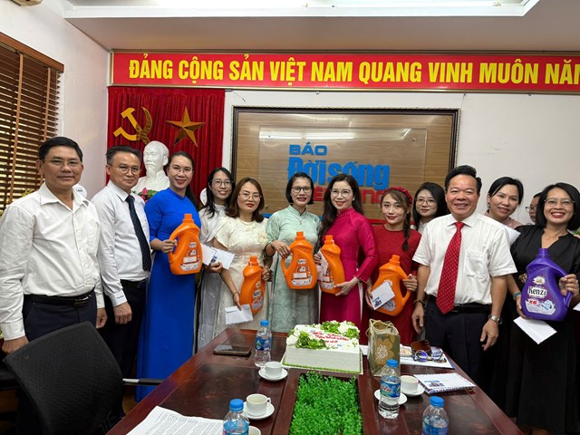 C&#244;ng đo&#224;n Hiệp hội Ch&#232; Việt Nam: Tổ chức Lễ kỷ niệm 95 năm Ng&#224;y th&#224;nh lập Hội Li&#234;n hiệp Phụ nữ Việt Nam - Ảnh 1