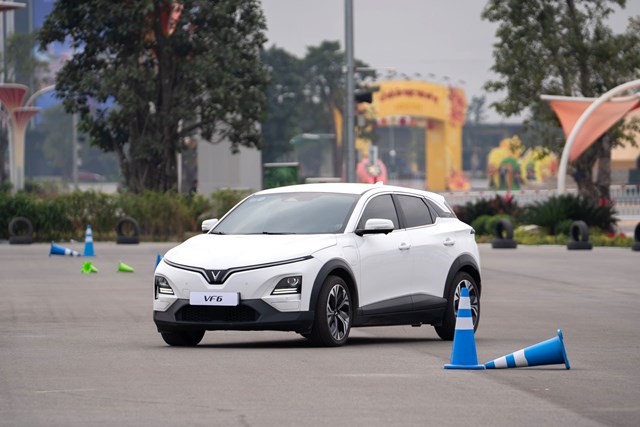 Người dùng Việt tranh thủ mua VinFast VF 6 để “hưởng lợi sớm” - Ảnh 2