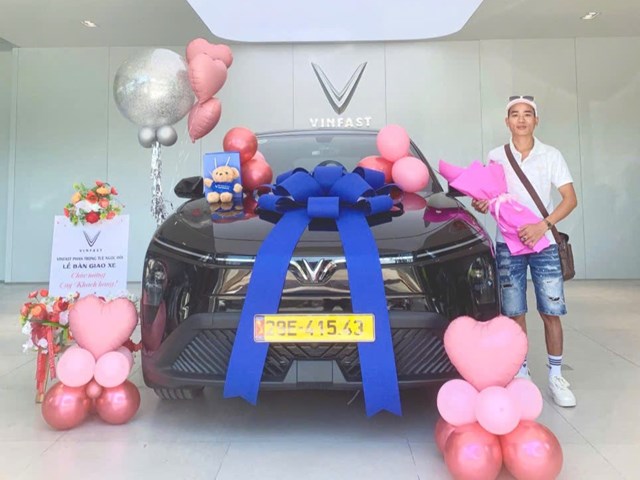 Anh Trần Văn Tiến đ&aacute;nh gi&aacute; Limo Green l&agrave; mẫu xe c&oacute; sự kết hợp giữa t&iacute;nh kinh tế v&agrave; sự tiện dụng &nbsp;