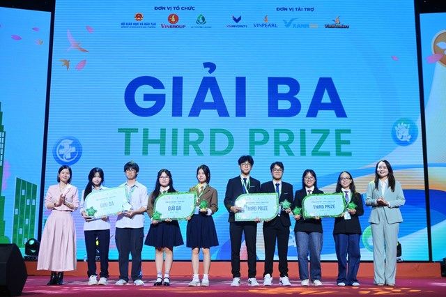 Cặp học sinh Đắk Lắk và Hà Nội giành quán quân Cuộc thi Tiếng nói Xanh mùa 3  - Ảnh 1