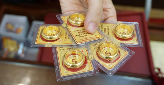 Giữ v&agrave;ng hay chốt lời?