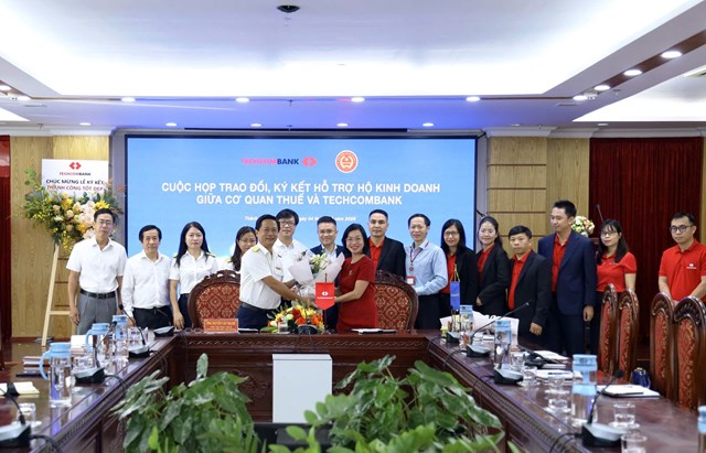 Thuế Th&agrave;nh phố Hồ Ch&iacute; Minh v&agrave; Ng&acirc;n h&agrave;ng Thương mại Cổ phần Kỹ Thương Việt Nam (Techcombank) ch&iacute;nh thức k&yacute; kết thỏa thuận hợp t&aacute;c, hỗ trợ to&agrave;n diện hộ kinh doanh tr&ecirc;n địa b&agrave;n.