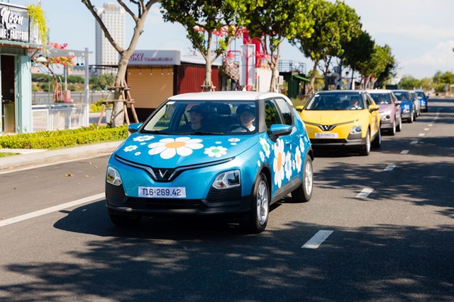 Lái mượt, mua dễ, nuôi rẻ: VinFast VF 5 thuyết phục khách Việt mua xe lần đầu - Ảnh 1