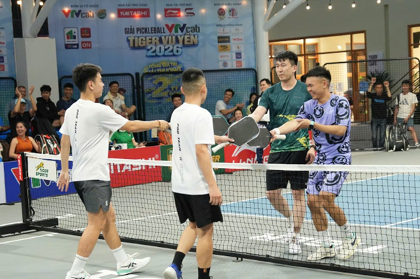 Sau Lễ ra mắt l&agrave; c&aacute;c trận đấu giao lưu với VĐV Nguyễn Đắc Tiến.