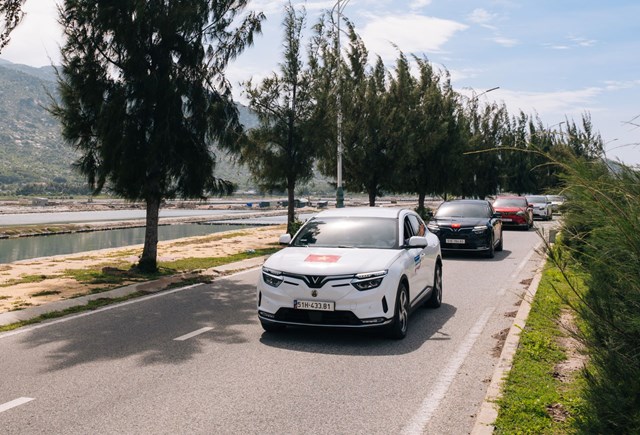 Mẫu xe tối ưu chi phí trong thời bão giá xăng nhưng vẫn mang lại trải nghiệm cao cấp  - Ảnh 1