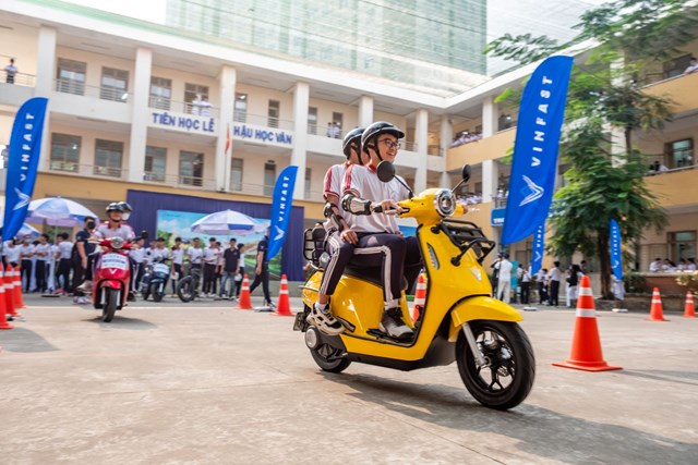 Chuỗi sự kiện &ldquo;Phủ Xanh Trường Học&rdquo; đặt mục ti&ecirc;u gieo mầm &yacute; thức xanh tại 1.000 trường THPT tr&ecirc;n to&agrave;n quốc. &nbsp;