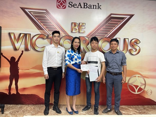 Sau nhiều năm nhận học bổng từ Quỹ SeADreams, em Kh&ocirc;i đạt ước mơ trở th&agrave;nh sinh vi&ecirc;n Đại học Quốc gia H&agrave; Nội