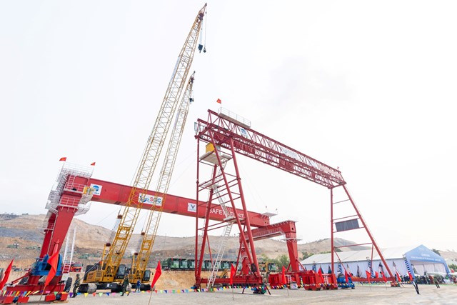 A6_ M&aacute;y m&oacute;c sẵn s&agrave;ng cho lễ khởi c&ocirc;ng tuyến đường sắt tốc độ cao H&agrave; Nội - Quảng Ninh.