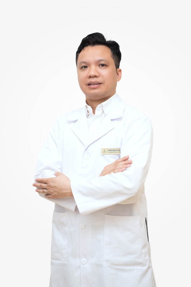 TS.BS L&ecirc; Xu&acirc;n Thận - chuy&ecirc;n gia can thiệp tim mạch với gần 20 năm kinh nghiệm.