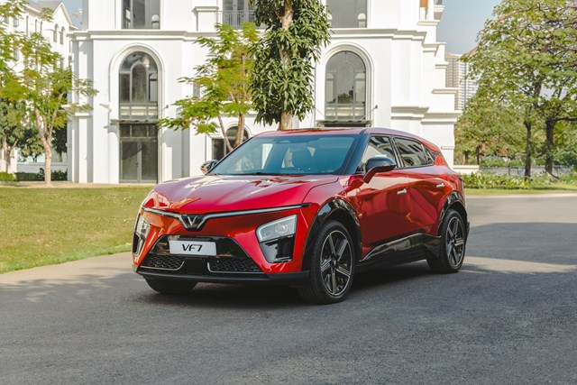 Chủ xe tiết lộ 2 lý do giúp VinFast VF 7 “ăn đứt” xe xăng cùng tầm tiền - Ảnh 1