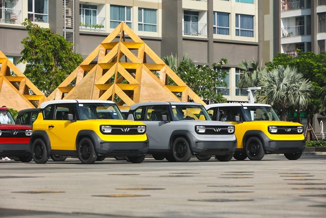 Người dùng Việt nói về VinFast VF 3: “Đi phố nhẹ nhàng, dùng xe không còn áp lực chi phí” - Ảnh 2