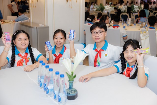 Vinamilk tiếp sức “b&#250;p măng non” viết tiếp h&#224;nh tr&#236;nh Ch&#225;u ngoan B&#225;c Hồ đầy tự h&#224;o - Ảnh 7
