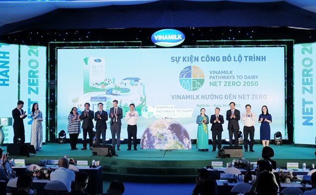 ​&Ocirc;ng Nguyễn Hạnh Ph&uacute;c &ndash; Chủ tịch HĐQT Vinamilk chia sẻ về cam kết của Vinamilk đối với mục ti&ecirc;u Net Zero &nbsp;