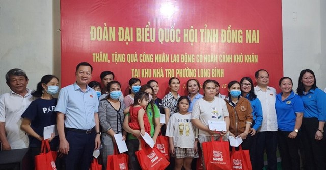 Sản phẩm của Nestlé Việt Nam được đối tác trao tặng đến công nhân tại Tp. Biên Hòa