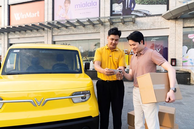 Chủ kinh doanh mê VinFast EC Van: Gọn như xe phố, chở hàng như “lực sĩ” - Ảnh 1