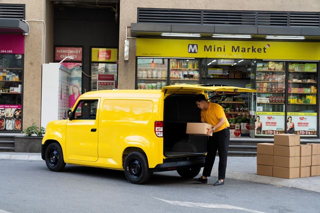 Chủ kinh doanh mê VinFast EC Van: Gọn như xe phố, chở hàng như “lực sĩ” - Ảnh 2