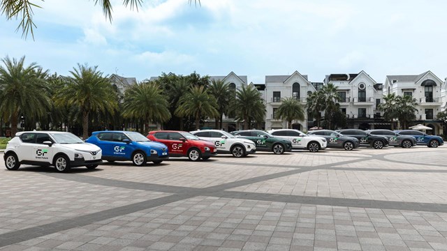 &ldquo;Trước đ&acirc;y m&igrave;nh cũng t&iacute;nh mua xe, trả g&oacute;p dần. Nhưng t&igrave;m hiểu kỹ th&igrave; thấy kh&ocirc;ng hợp với c&aacute;ch sống linh hoạt v&agrave; t&agrave;i ch&iacute;nh của m&igrave;nh hiện tại. Trong khi đ&oacute;, Green Future lại c&oacute; một giải ph&aacute;p cực kỳ hợp l&yacute; n&ecirc;n m&igrave;nh kh&ocirc;ng nghĩ ngợi nhiều&rdquo;, T&uacute; kể. &nbsp;