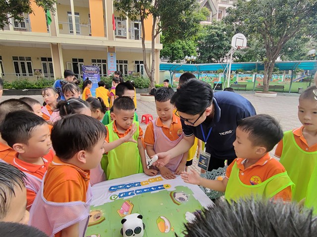 TERIS VN đồng h&#224;nh c&#249;ng Trường tiểu học Dịch Vọng B tổ chức chương tr&#236;nh &quot;M&#249;a h&#232; tỏa s&#225;ng” - Ảnh 7