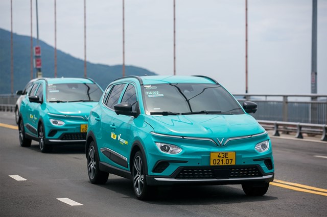 Xe điện mang đến trải nghiệm di chuyển &ecirc;m &aacute;i, sạch sẽ v&agrave; hạn chế tiếng ồn trong m&ocirc;i trường đ&ocirc; thị.