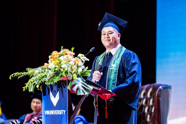 Đại diện t&acirc;n khoa ph&aacute;t biểu