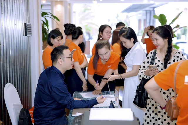 Hội nghị hướng dẫn triển khai chuyển đổi số trong lĩnh vực du lịch năm 2026 ng&agrave;y 3/7 tại Kh&aacute;nh H&ograve;a