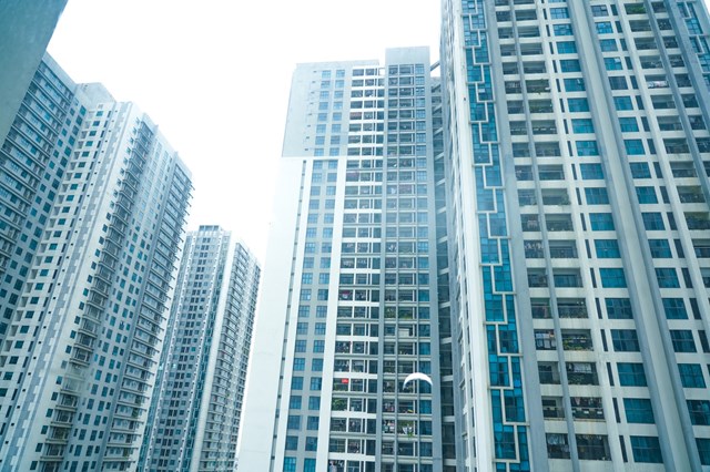 Thấm dột m&ugrave;a mưa b&atilde;o cần được xử l&yacute; ngay để bảo vệ kết cấu nh&agrave;