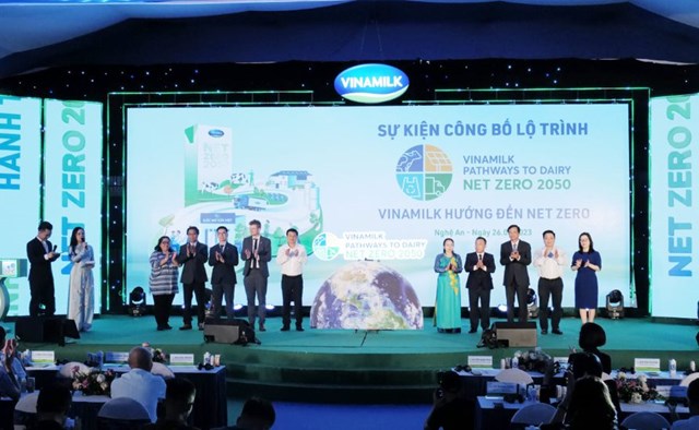 Nh&agrave; m&aacute;y v&agrave; trang trại đạt trung h&ograve;a carbon l&agrave; những th&agrave;nh tựu đầu ti&ecirc;n tr&ecirc;n h&agrave;nh tr&igrave;nh Net Zero 2050 của Vinamilk &nbsp;